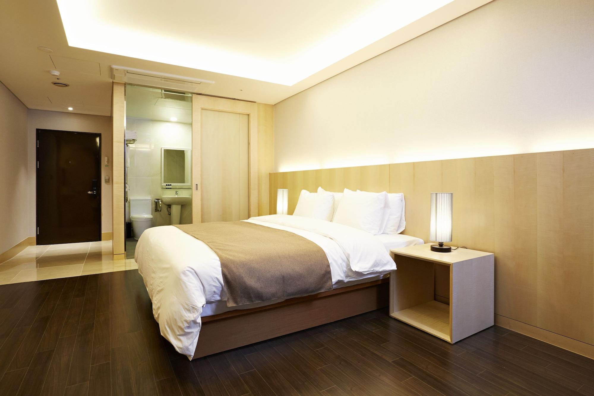 Roni Tourist Hotel Jeonju Dış mekan fotoğraf