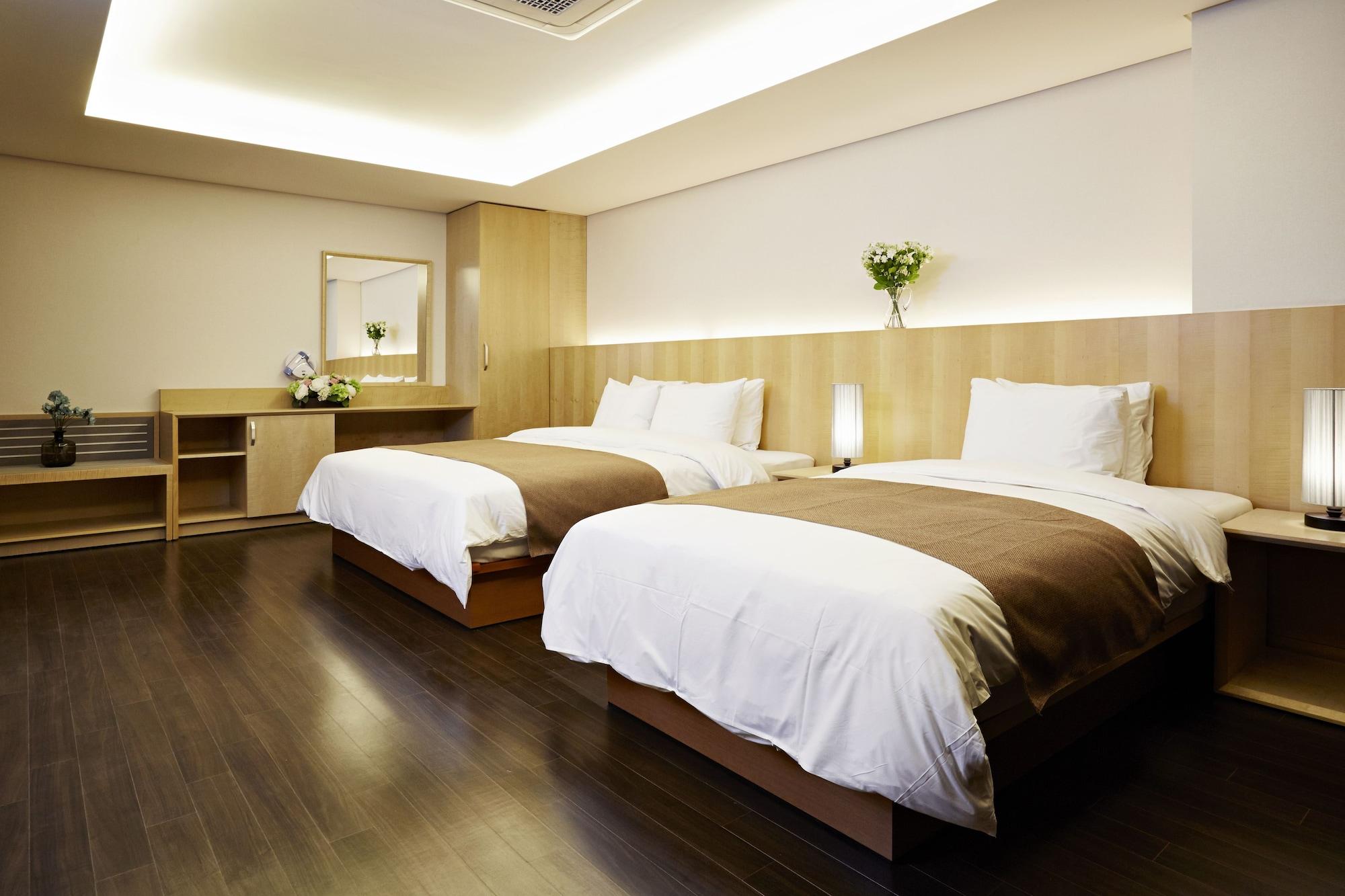 Roni Tourist Hotel Jeonju Dış mekan fotoğraf