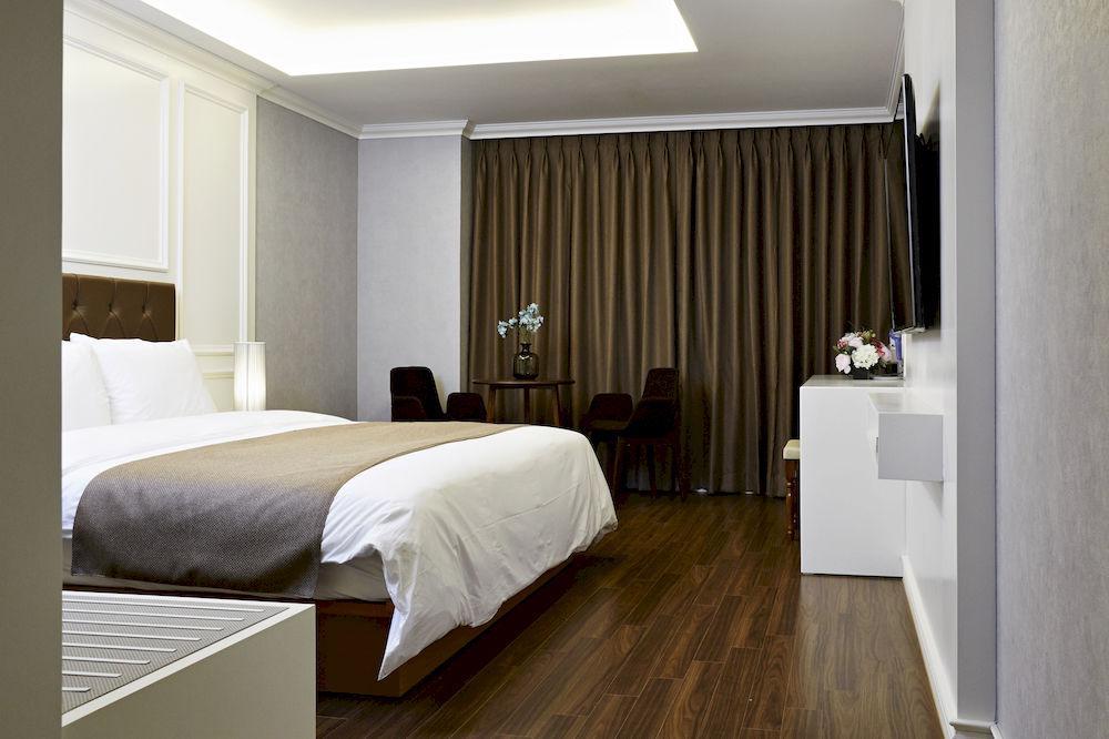 Roni Tourist Hotel Jeonju Dış mekan fotoğraf