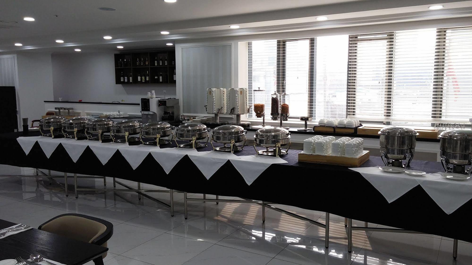 Roni Tourist Hotel Jeonju Dış mekan fotoğraf